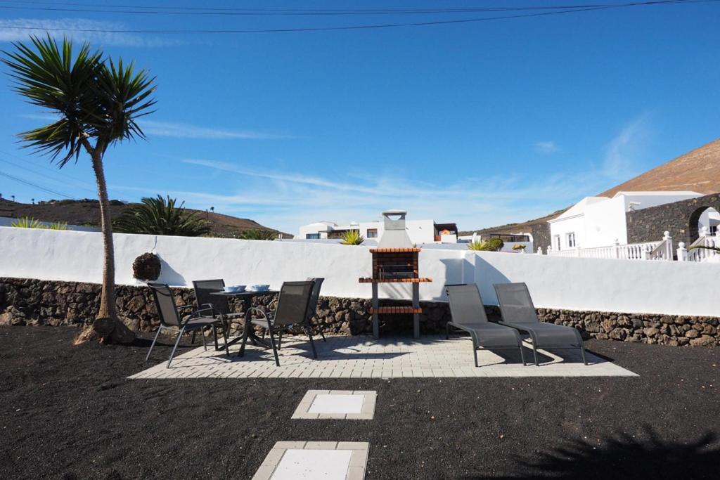 Private Apartment With Mountain And Sea Views, La Asomada, Lanzarote Tias Luaran gambar