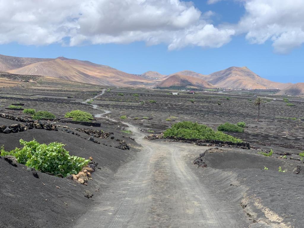 Private Apartment With Mountain And Sea Views, La Asomada, Lanzarote Tias Luaran gambar