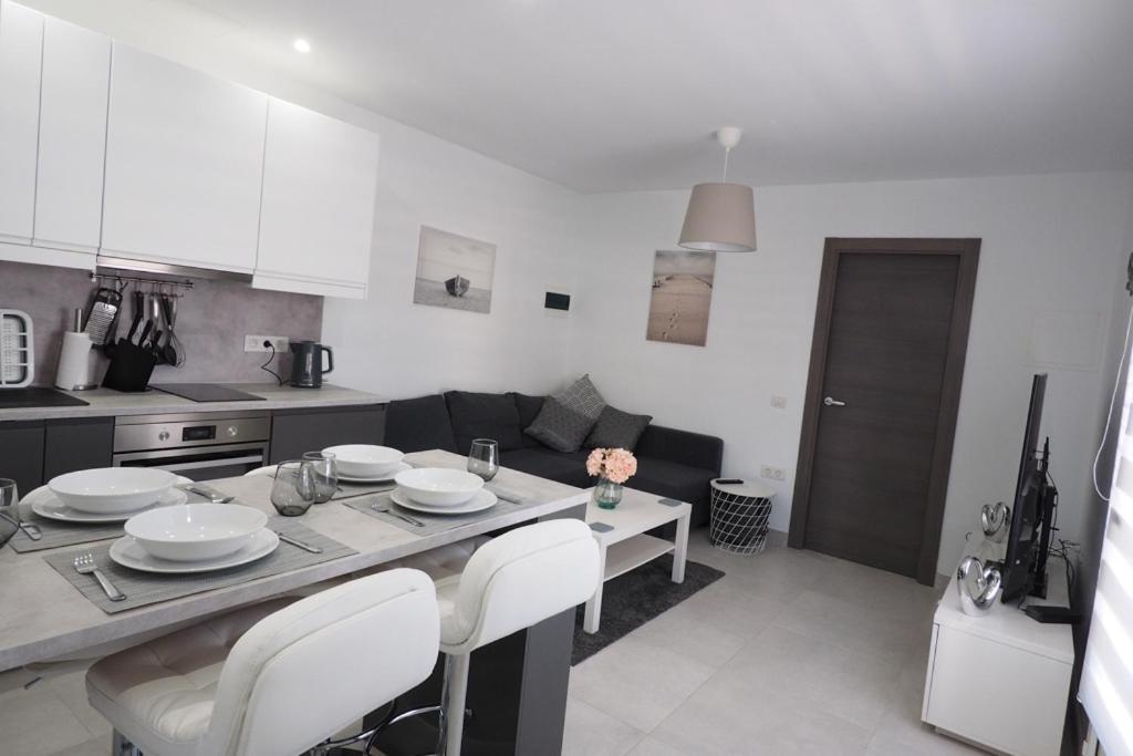Private Apartment With Mountain And Sea Views, La Asomada, Lanzarote Tias Luaran gambar